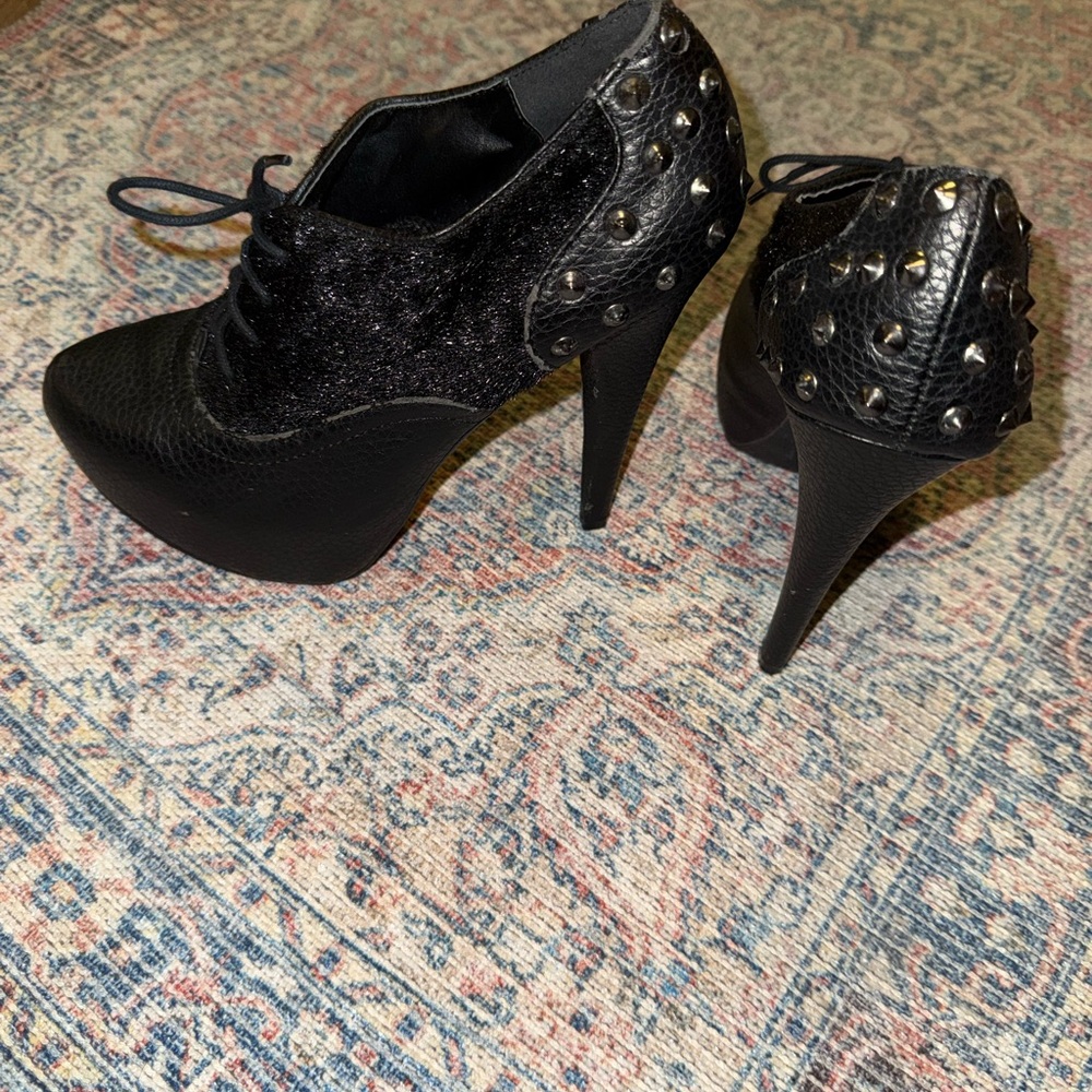 Penny Loves Kenny Black Studded Heels